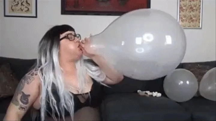 BBW Confetti Smoke Balloon Pops