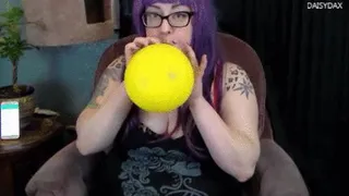 BBW Daisy's Balloon Non-Pop Challenge!