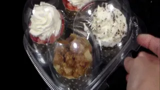 Cheesecake Cupcake Chewing