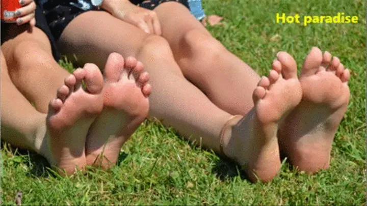 2 high school girls reveal their orgasmic female feet at 2 unknown guys (Nina & Maeva)
