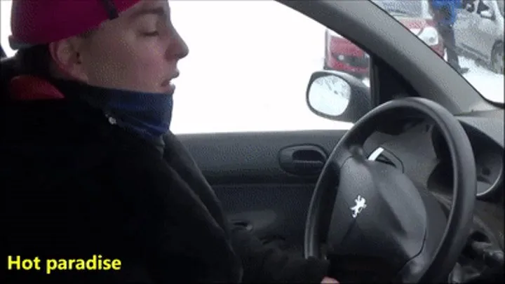 36 female sneezes in the snow whose several while driving a car (Calista)