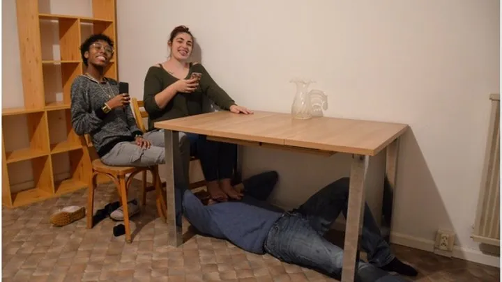 I'm lie under my table and my head is placed under 4 female bare feet (Donna, Audrey & Bob45)