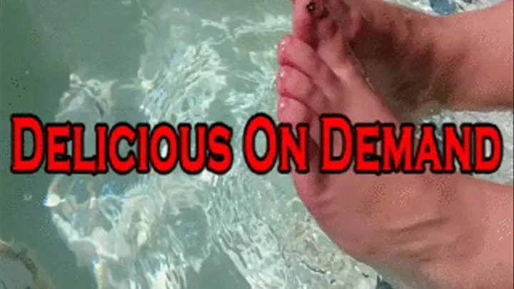 Delicious feet in the water: size 9.5