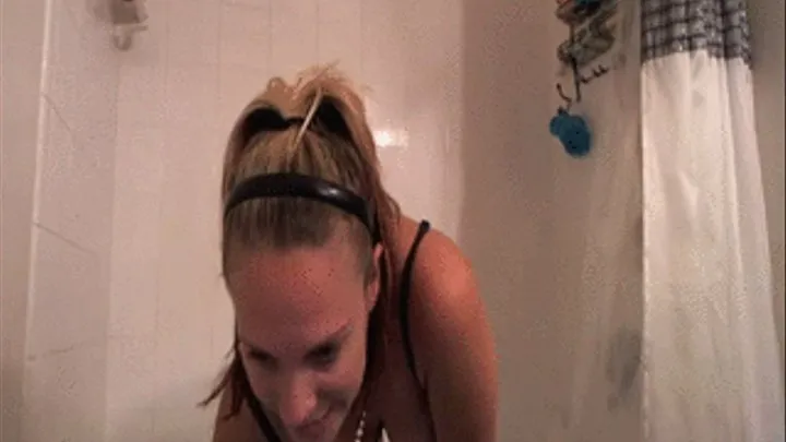 Shower show, ass clapping, then squirting