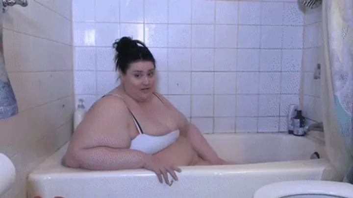 SSBBW Tub Stuck