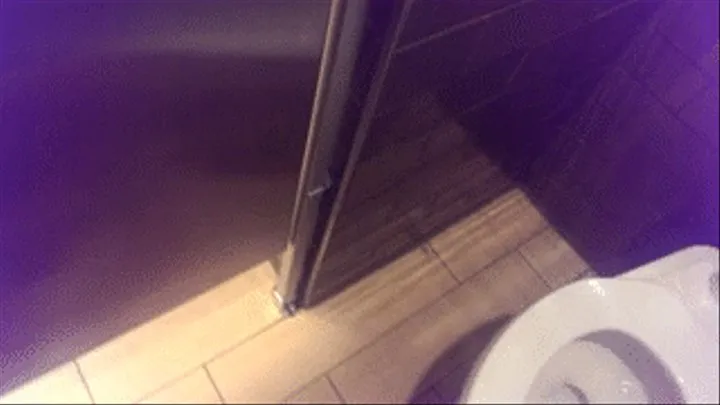 Public pee at a burger place