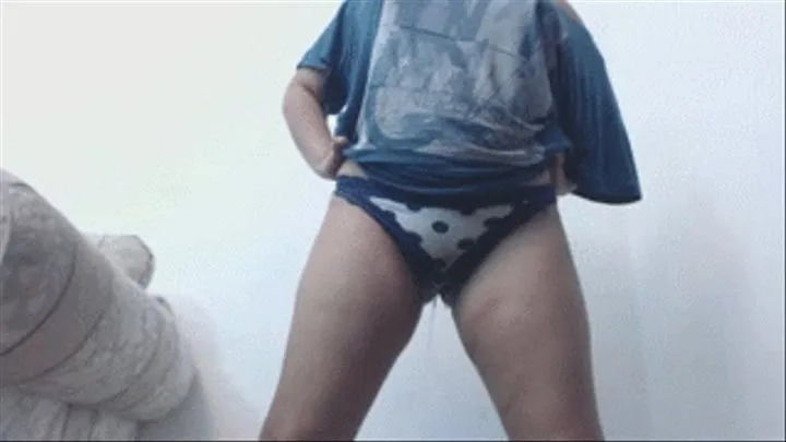 Pee in polka dot panties