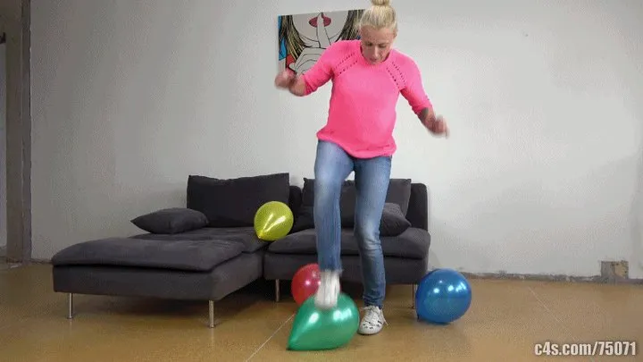 Looner Heaven - Brittany popping balloons