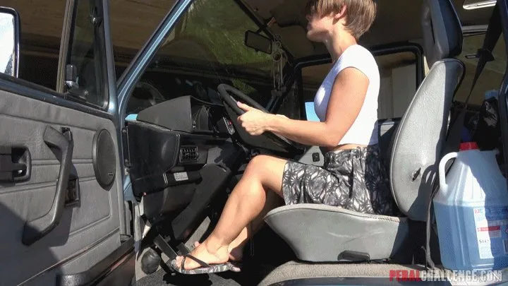 PedalChallenge - Sasha pumping pedals in flip flops