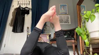 yoga pant and foot IGNORE with MistressVictoria