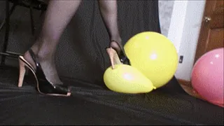 HOT ASS BALLOON HUMPING AND POPPING - FORMAT HIGH