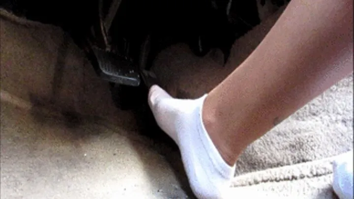 Sabrina Pedal Pumping in White Ankle Socks