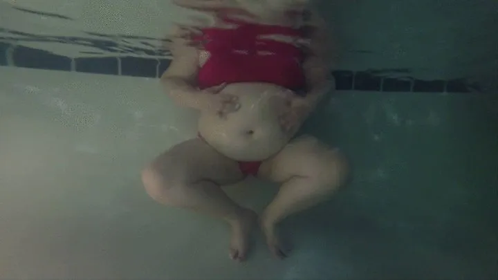 SSBBW and BBW Bellies shaking underwater in bikinis