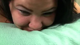 SSBBW Apple Bomb flogs and tickles and makes Juicy Jazmynne have to take a piss then enjoys a cigarette while she is on the toilet