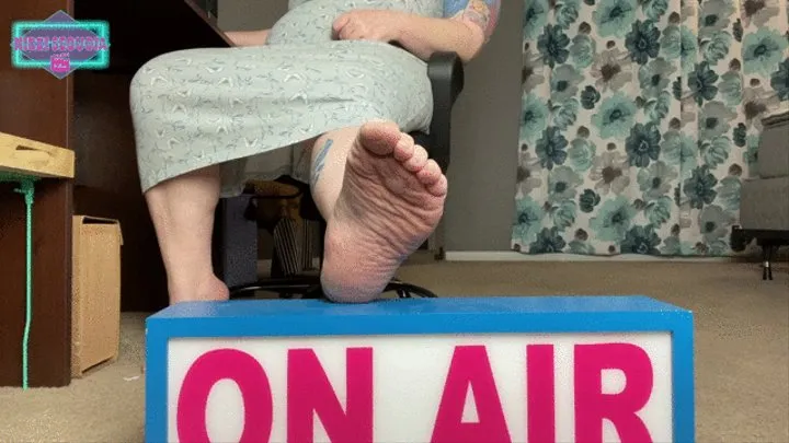 Dirty Feet Toe Wiggles