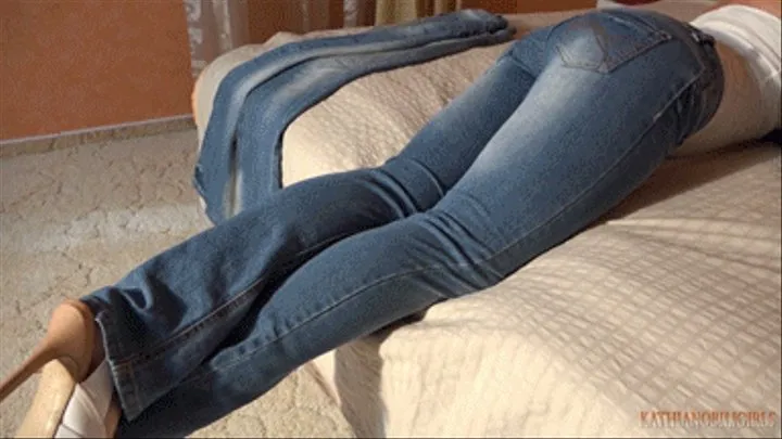 Step-Mommy's wet jeans are so sexy!!! ( : 854 - 480 ) - WIDE SCREEN - CUSTOM CLIP