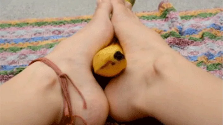 Carly's Arches Crush a Banana