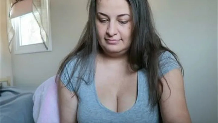 BIG CLEAVAGE FETTIS AND MY VOICE TALK ABOUT LEGGINS-NOT NAKED JUST TEASING WITH CLEAVAGE