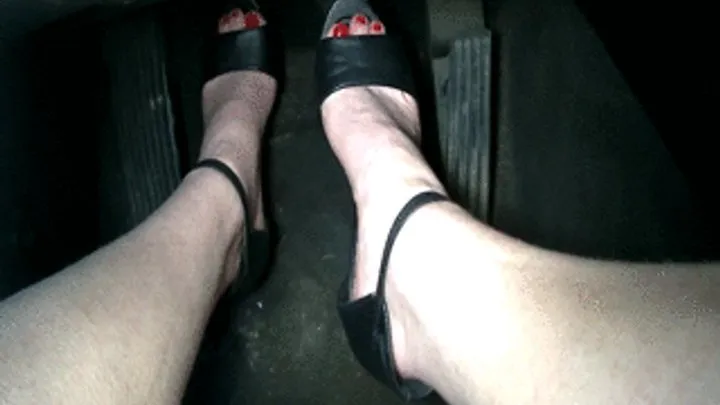 Diana pedal pumps her bmw in high heels 2 ;-) AVI