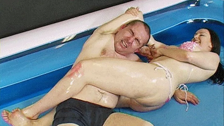 Oil wrestling Jessica vs Symon OW0062