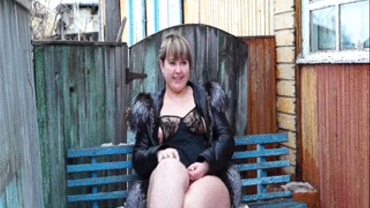 Naked fat girl with hairy by a pussy smokes on the street.