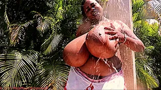 Maja meets Miosotis Part 15 - Miosotis takes a Pool Shower - Alternate Version (Clip No 2005 - )