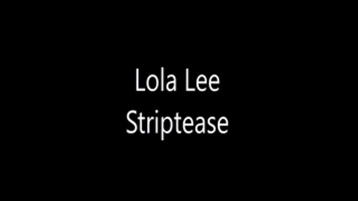 BritBabe Lola Lee Striptease
