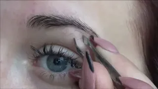 Precise eyebrow shaving