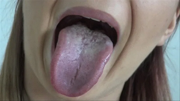 Long and slimy tongue