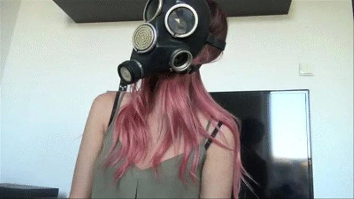 New gas mask / striptease