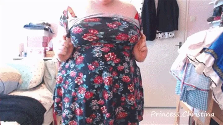 Fat girl takes off her bra