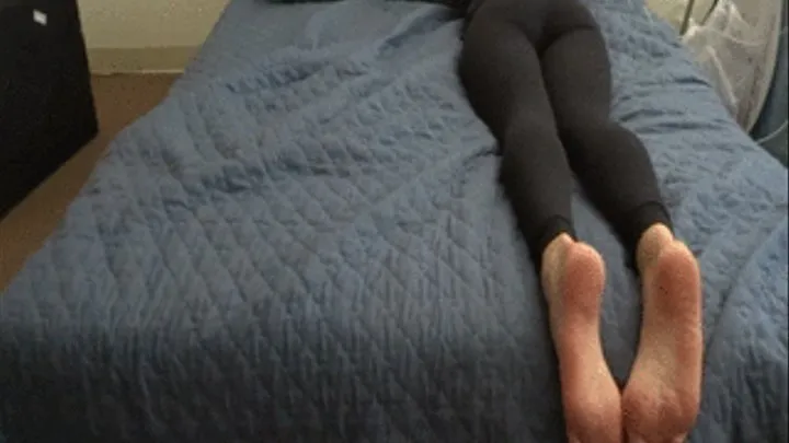 Professional woman size 13 feet first footjob! big cumshots at the end