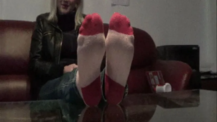 Dasha's stinky size 11 feet return