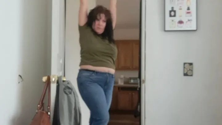 BBW STUFFED INTO TIGHT JEANS LOUD BURPING EATING BIG NUTS AND SINGING