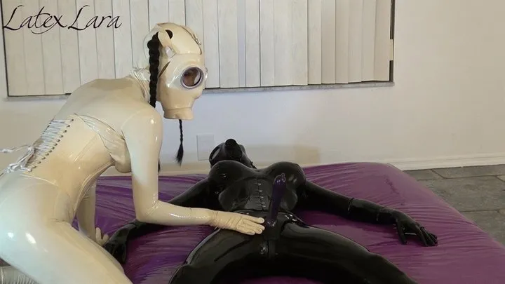 Strapon Fucked with Gasmask by Latex Lea