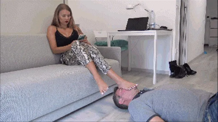 GABRIELLA - Role play - From boyfriend to slave - PART 1: Human footstool, BRUTAL face kicking