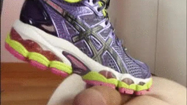 Shoejob and CBT Asics cumulus sneakers - slave view