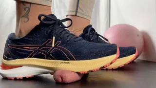 A Shoejob with brand new Asics Kayano Sneakers - Kayano 29 - slave