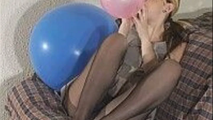 Lilly balloon play in pantyhose