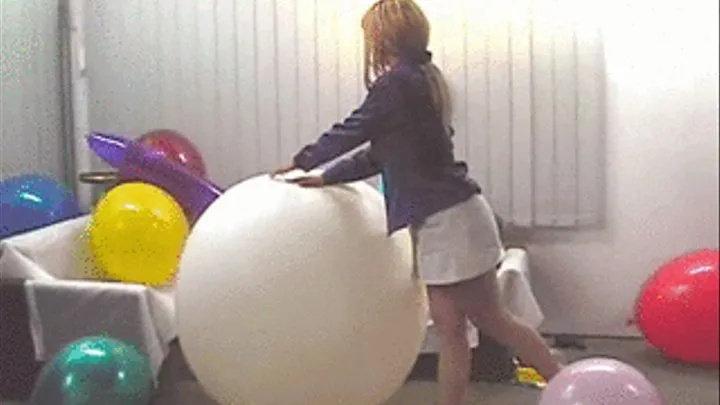 Cathy gigantic white balloon play n ride