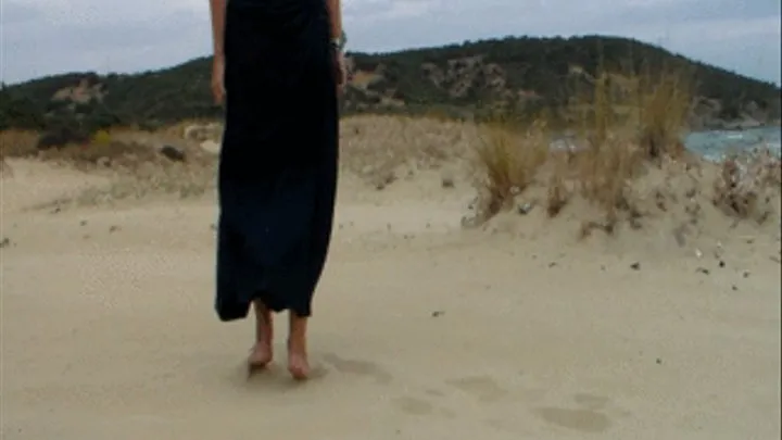 FEET and PUSSY PLAY on the BEACH