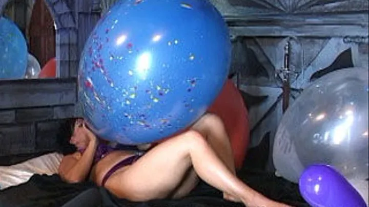Giant Speckled Balloon Fun With Kedra & Alexxia
