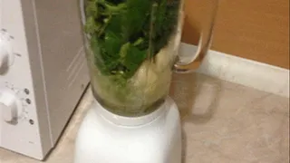Blending banana and spinach / Sound / Green Smoothie