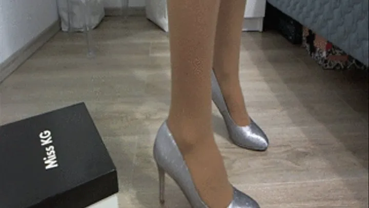 Miss with round toe point high heels