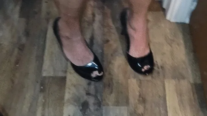 Tempest feeling sexy in her peeptoe heels