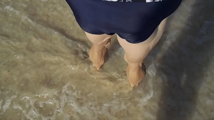 Fan likes to Tempest walk on the beach