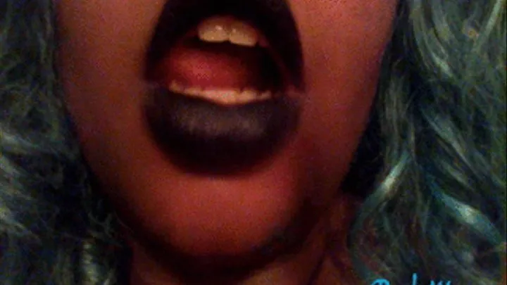 Black lip queen of Hate: My blue lips