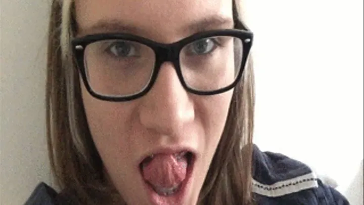 GEEK girls tongue tricks