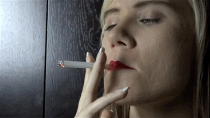 In your face, Gemma smokes a cork 4k