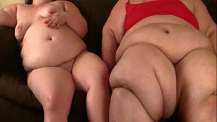 Juicy Jazmynne & SSBBW Applebomb get their huge belly worshiped